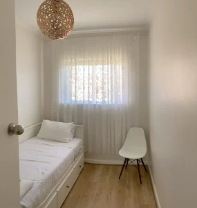 Broadway Apartments single bedroom