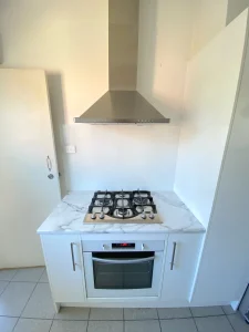 Photo of the stove at Broadway Apartments