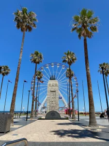 Glenelg Pioneer Memorial of Foundation of South Australia & Skyline Ferris Wheel